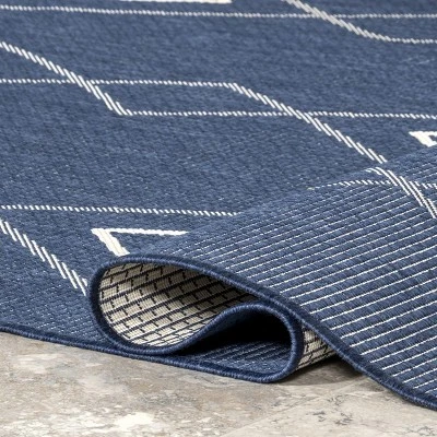 NuLOOM Mallie Moroccan Striped Indoor/Outdoor Area Rug 5 NuLOOM Mallie Moroccan Striped Indoor/Outdoor Area Rug - Image 3