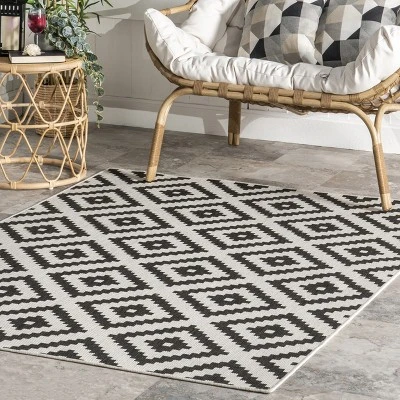 NuLOOM Darrow Moroccan Diamond Indoor/Outdoor Patio Area Rug 10 NuLOOM Darrow Moroccan Diamond Indoor/Outdoor Patio Area Rug - Image 8