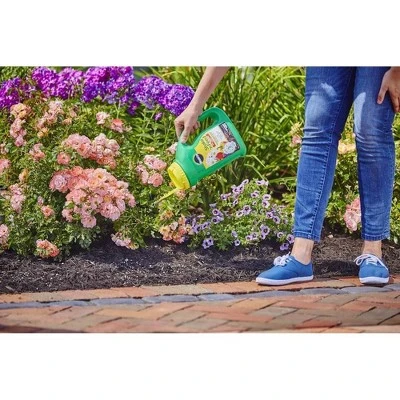 Miracle-Gro Shake 'N Feed All Purpose Continuous Release Plant Food 4.5lb 5 Miracle-Gro Shake 'N Feed All Purpose Continuous Release Plant Food 4.5lb - Image 3