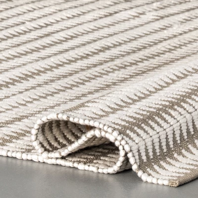 NuLOOM Outdoor Striped Yasmin Patio Area Rug 5 NuLOOM Outdoor Striped Yasmin Patio Area Rug - Image 3