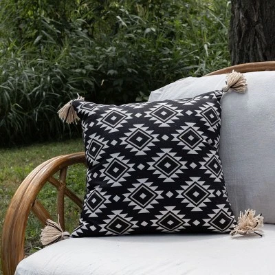 18X18 Inch Hand Woven Southwest Geo Outdoor Pillow Black Polyester With Polyester Fill By Foreside Home & Garden 3 18X18 Inch Hand Woven Southwest Geo Outdoor Pillow Black Polyester With Polyester Fill By Foreside Home & Garden