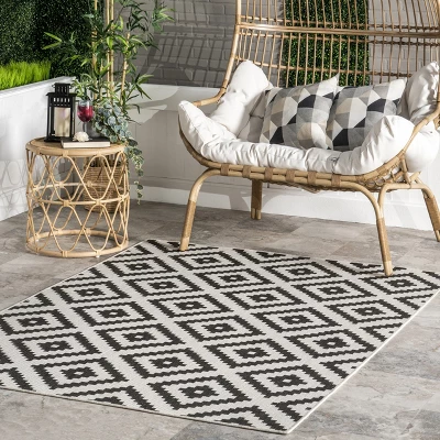 NuLOOM Darrow Moroccan Diamond Indoor/Outdoor Patio Area Rug 3 NuLOOM Darrow Moroccan Diamond Indoor/Outdoor Patio Area Rug